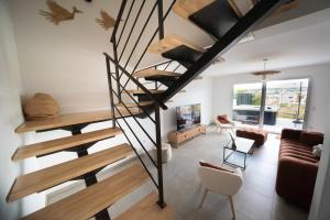 Villa Bulle Dorée & Jacuzzi privé au cœur du centre touristique et thermal face Snowworld