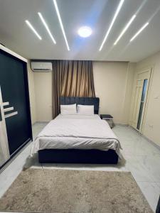 شقه فندقيه فاخره مدخل خاص