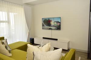 Sandton Celestial Haven Apartment Power Backup Water Backup,Rooftop pool,Walk to Sandton City