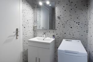 Ousakiou Studio by Staycom