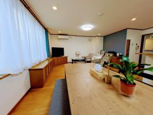 Oversized space for families free parking 2cars