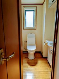 Oversized space for families free parking 2cars