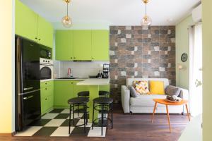 FISTIKI Central, Sexy & Totally Slays