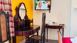 Clarence Quarters Self-Catering Guest House