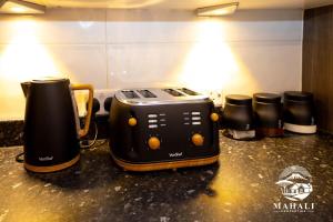 Stay Mahali - Central 2BR City Gem