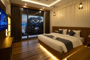 Lake Paradise Resort