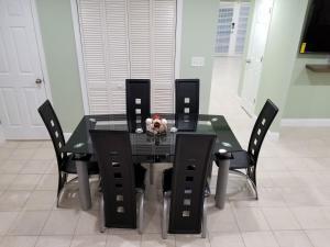 Gigis luxurious Arora Hills 2 BdRm, 2 Baths Apt