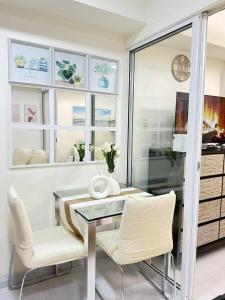 Azure residences by Amóre Suites