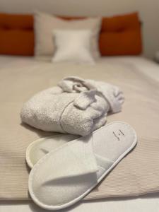 Das CLASSIQUE Galerieappartement 50qm - Elegant und geräumig wohnen - Espressomaschine, Airfryer, Balkon, Poseidon Therme im Haus - inkl Parkgarage