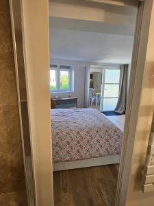 Studio cosy, avec entrée privée, calme, 15 min de Lyon, possibilité facture