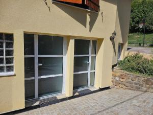 Studio cosy, avec entrée privée, calme, 15 min de Lyon, possibilité facture
