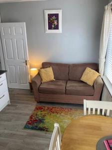 Mini-Apt Carrigaline, 2min to town 1 Bed & Sofa Bed Sleeps 4