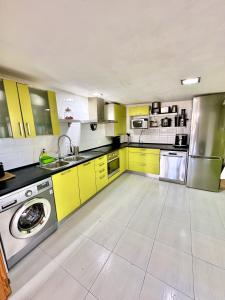 Bonito Chalet en Benidorm, negocios, estudios, salud