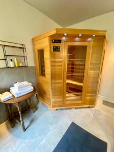 Romantic BNB, Castle-Nature Walks, Sauna, Garden