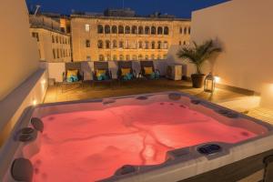 Villa Milano - Jacuzzi Rooftop Lounge with BBQ and Billiard Room