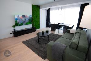 One-Bedroom Apartment with Balcony and Sofa Bed near Pipera Metro