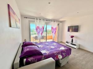 Grand studio climatisé, piscine, plage 5mn, parking gratuit