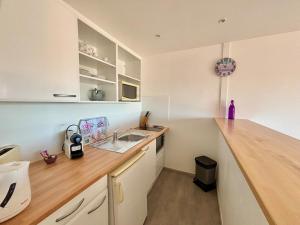 Grand studio climatisé, piscine, plage 5mn, parking gratuit
