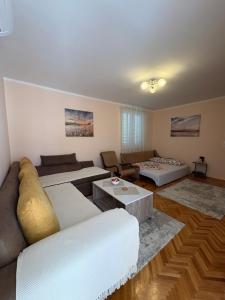 Apartman TOPLA