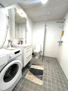 New Cozy 2BR near Airport