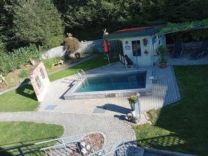 Ferienwohnung Niggl mit Pool im Garten