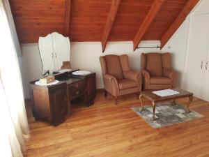 At Meerkat and Rehoboth Self Catering Lodges, Clarens