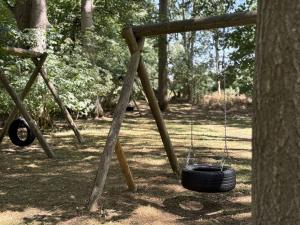 Charming Stone Cottage - Cotswolds Farm Stay - The Bullpen