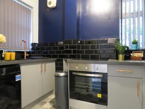 Tudors eSuites - Spacious One Bedroom Central Apartments #6StP