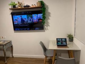 Lindo flat com garagem no Hotel Quality Oscar Freire