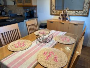 Spacious Two Bed near Airport