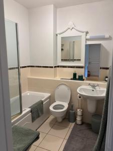 Spacious Two Bed near Airport