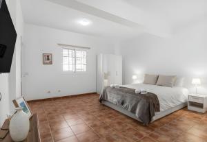 Sardina Beach Retreat