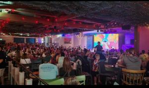 9 Fairway, Hopton Holiday Park - Three bedroom, sleeps 6, kitchen, lounge and dining area - Minimum 3 night breaks