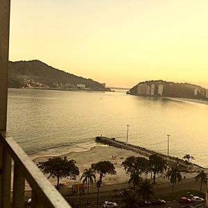 Lindo apartamento com vistas na praia do Gonzaguinha