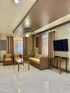 Summer House near Alona beach with 5 Bedrooms