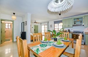 Tropical Retreat in El Cortecito beach condo