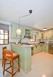 Tropical Retreat in El Cortecito beach condo