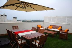 Ático con vistas al mar, solarium privado y piscina