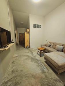 Thai Neighbourhood Duplex Stay 1 Bedroom Home