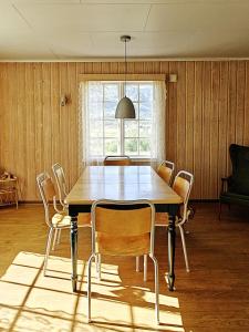 2 Houses & A Barn Twin Room