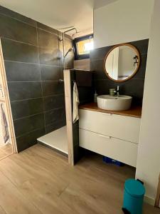 Joli studieux lumineux et aménagé avec piscine privée