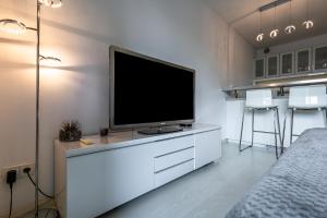 FREE PARKING - ADM New Studio, Central Location