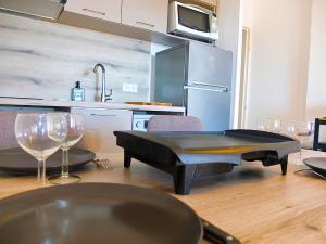 Au Petit Bonheur vue mer, parking, 3 mn de la plage