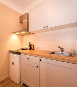 Comfortable Stay Close to Old Town and Parks