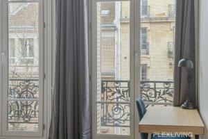 Spacious 3-Bedroom Apartment in Alésia