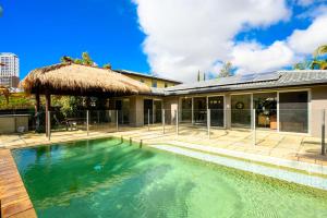 Jettyside Poolside Canal Retreat in Broadbeach