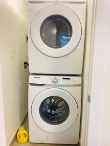 BUDGET Cozy Entire Guest Suite in Central Edmonton