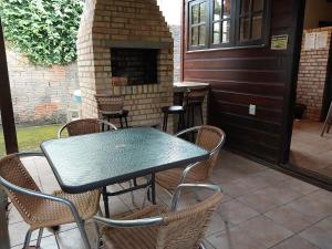 PRAIA DA FERRUGEM PÉ NA AREIA PRÓXIMO ao MAR, GAROPABA