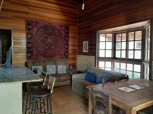 PRAIA DA FERRUGEM PÉ NA AREIA PRÓXIMO ao MAR, GAROPABA