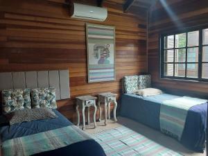 PRAIA DA FERRUGEM PÉ NA AREIA PRÓXIMO ao MAR, GAROPABA